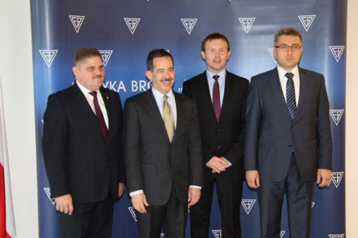 Ambasador USA w Fabryce Broni