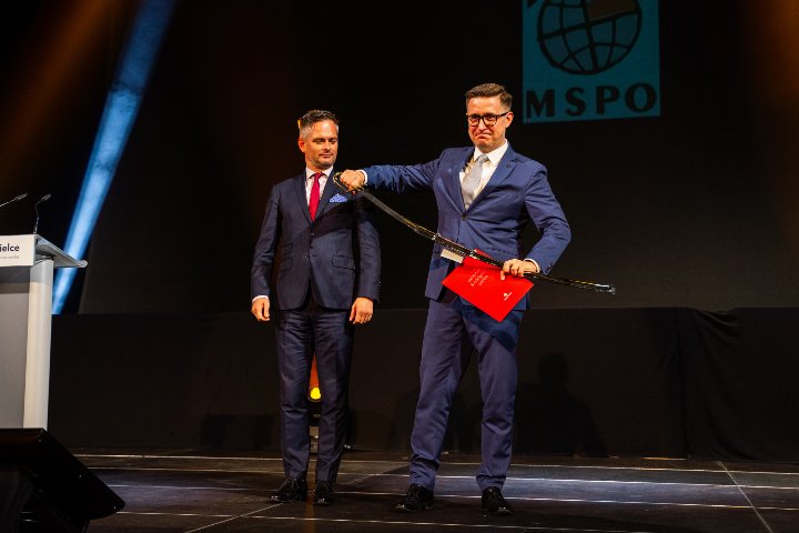 Pistolet VIS 100 z nagrodą specjalną Ministra Obrony Narodowej