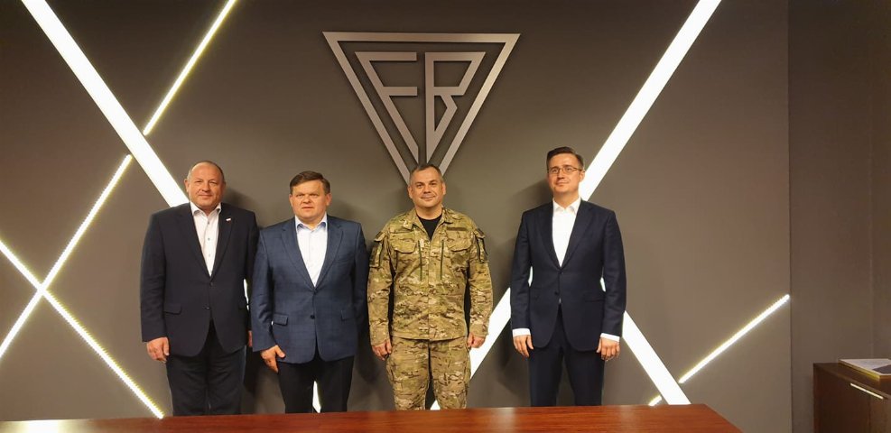 Wizyta Wiceministra Obrony Narodowej Wojciecha Skurkiewicza oraz Dowódcy Wojsk Obrony Terytorialnej gen. dyw. Wiesława Kukuły w Fabryce Broni „Łucznik” – Radom sp. z o.o.