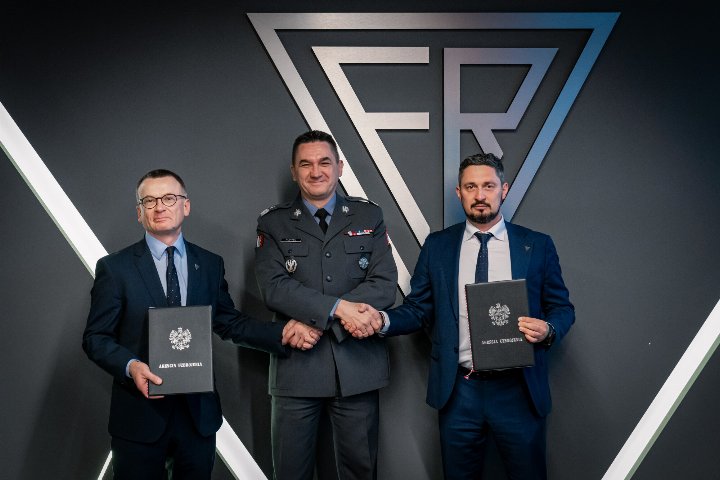 Karabin wyborowy GROT 762N oraz kolejne partie karabinków MSBS GROT trafią do polskiej armii