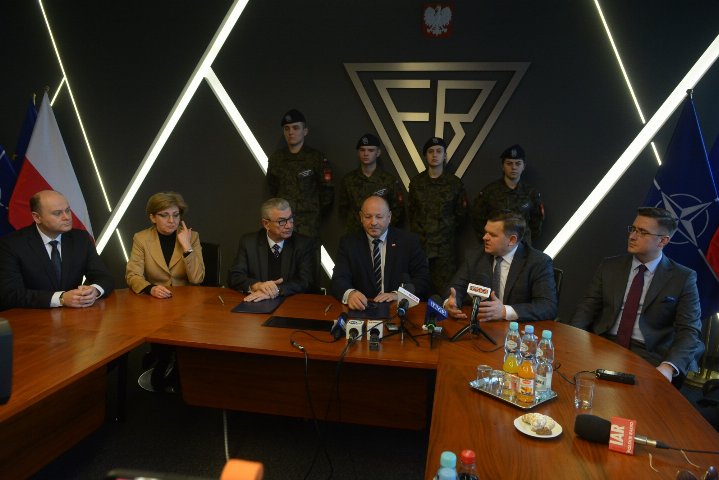 Fabryka Broni i ZDZ zawarły porozumienie dotyczące współpracy