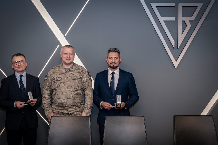 Medal 5-lecia WOT dla Zarządu Fabryki Broni