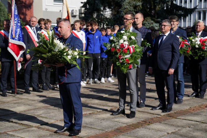 W hołdzie straconym pracownikom Fabryki Broni!
