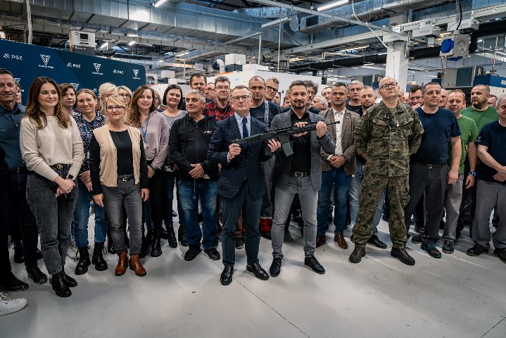 Sto tysięcy GROTÓW w służbie Ojczyźnie