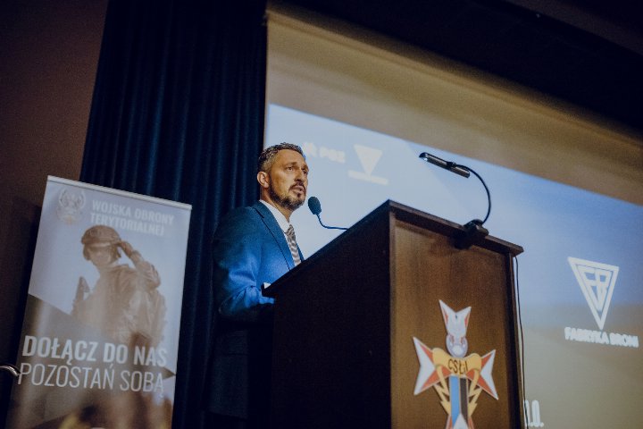 DEBIUT KARABINKA MSBS GROT W WERSJI A3 NA  KONFERENCJI GROTOWISKO 2024