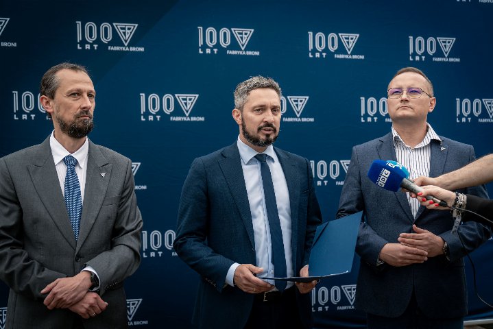 HISTORIA ZAKLĘTA W FOTOGRAFII – JUBILEUSZOWA WYSTAWA FABRYKI BRONI OTWARTA