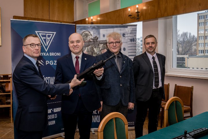 Fabryka Broni i Politechnika Warszawska wzmacniają współpracę naukową