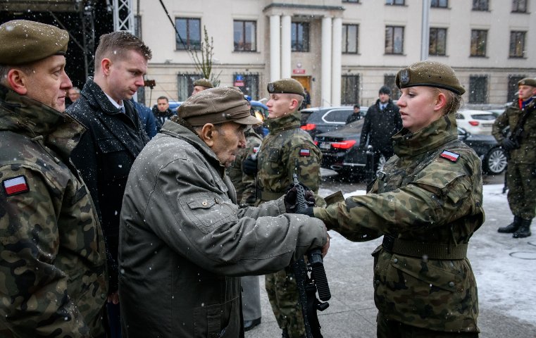 Pierwsze karabinki „GROT” w rękach żołnierzy