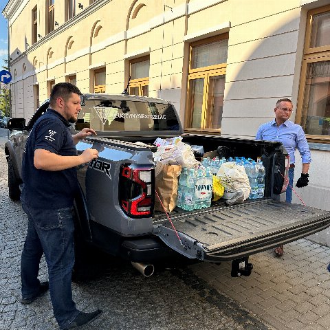 Fabryka Broni z pomocą dla ofiar powodzi